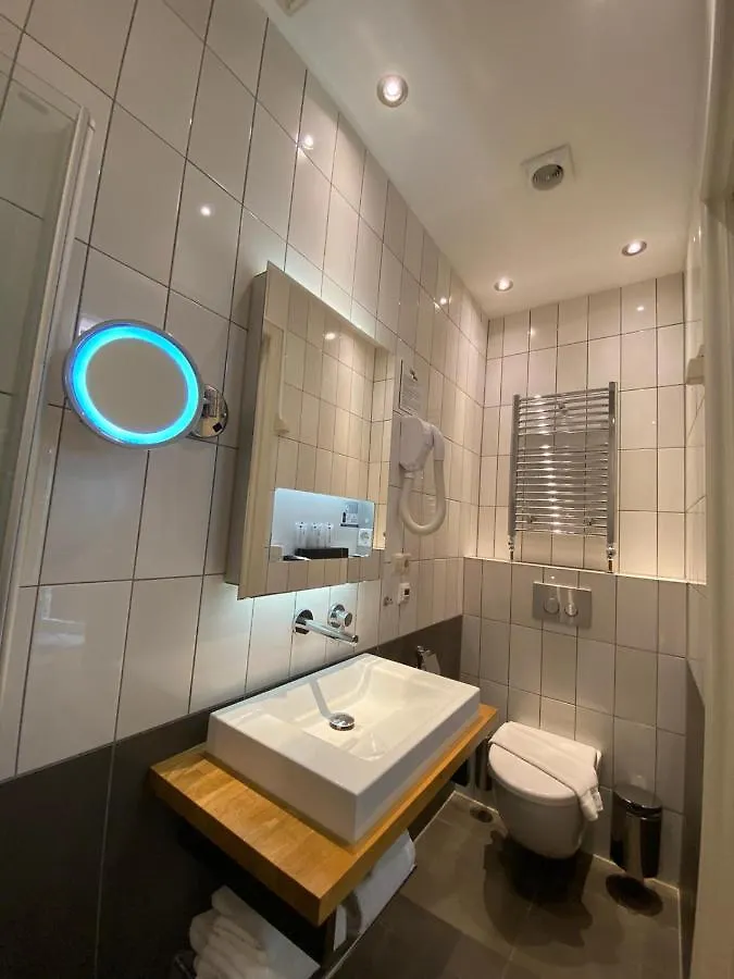 Alp Hotel Amsterdam 2*,