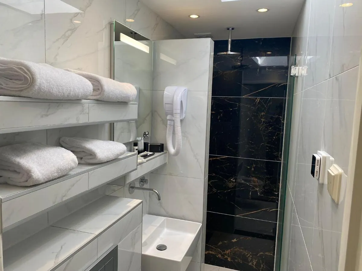 Alp Hotel Amsterdam 2*,  Holland