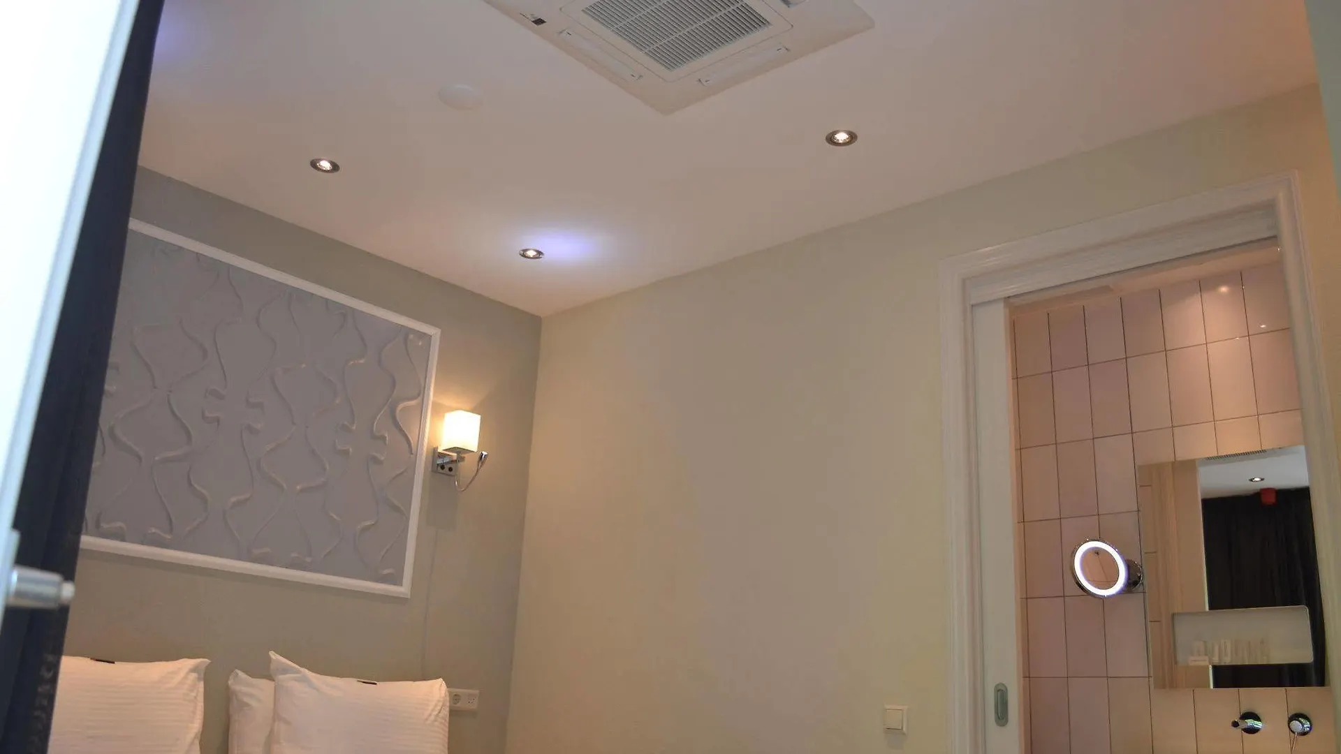 Alp Hotel Amsterdam 2*,  Holland